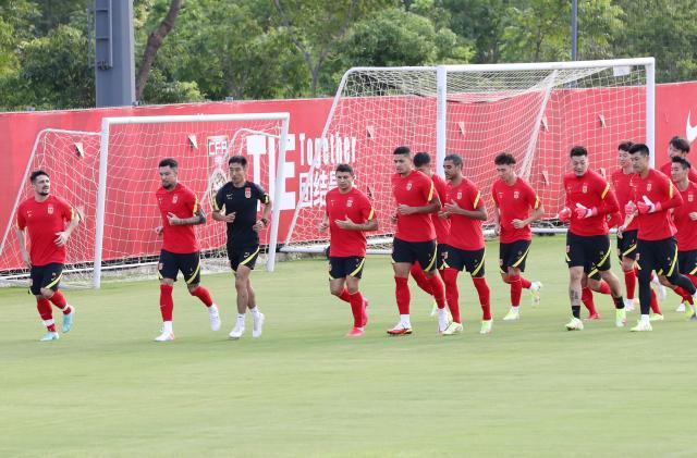 世界杯手机软件安装-国足开练冲刺12强赛 八字方针：安全回归、全力抢分