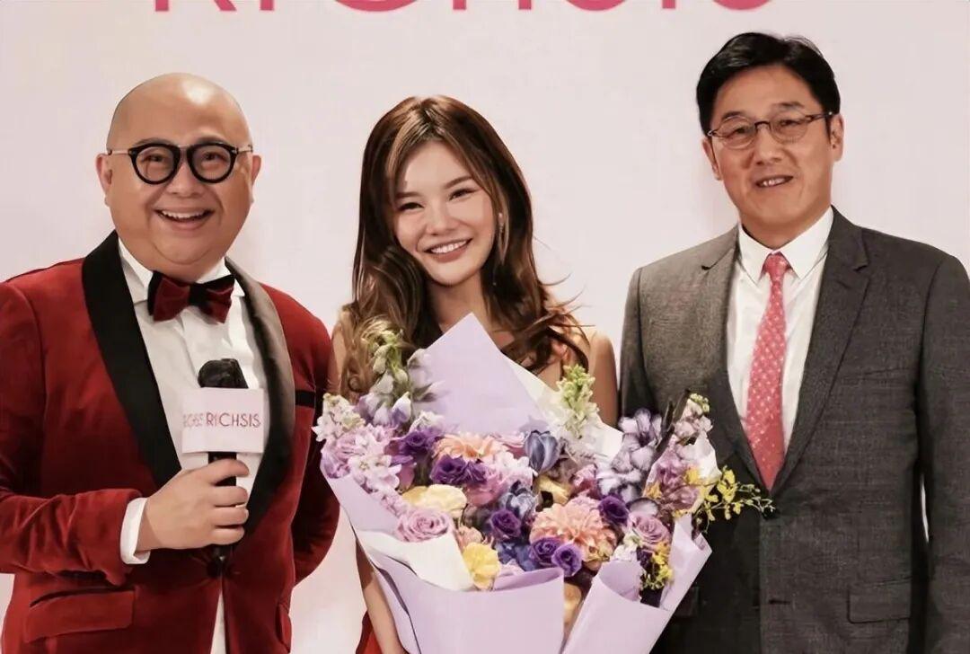 世界杯官网手机版-生4子拿9000万豪宅却痛哭“想要尊重”：这场豪门官宣，谁赢了？